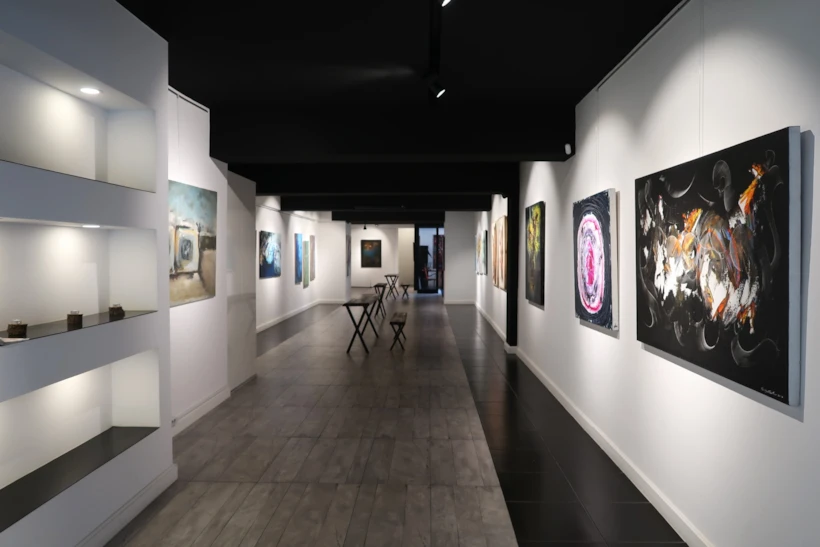 7 Art Gallery