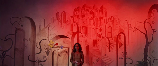 Güzel Masum Kız ve Masalların Cinsiyet Hiyerarşisi: Suspiria