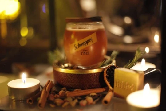 Schweppes Social Hour