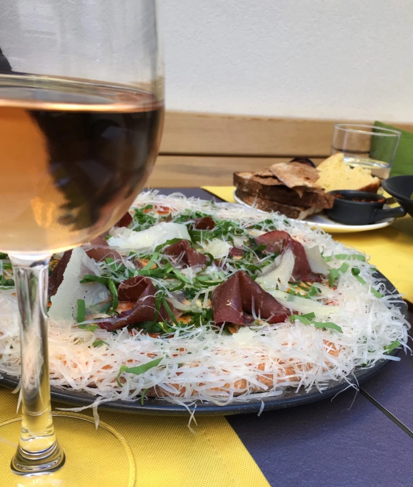 Mandolini Nişantaşı