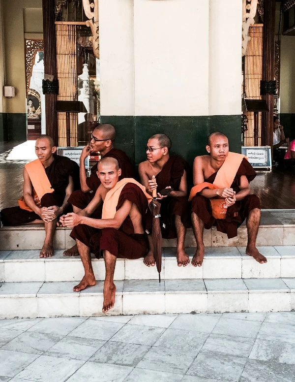 Myanmar Keşişleri