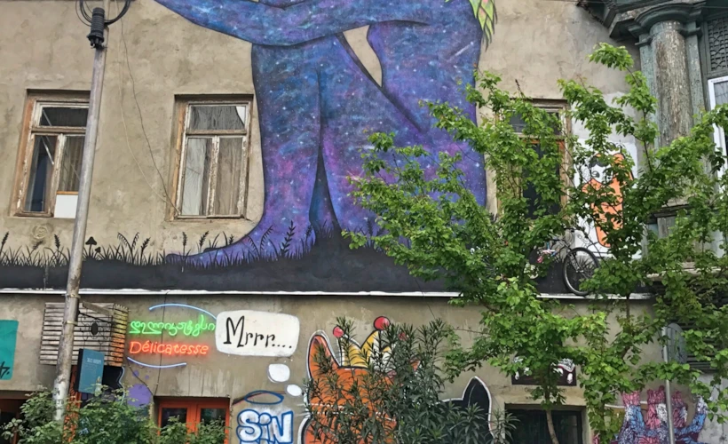 Tiflis Rehberi: Fabrika'dan Cafe Purpur'a Alternatif Noktalar