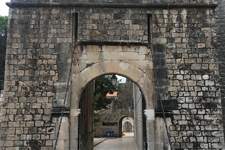Old Town: Dubrovnik'in Surlarının İçine Doğru