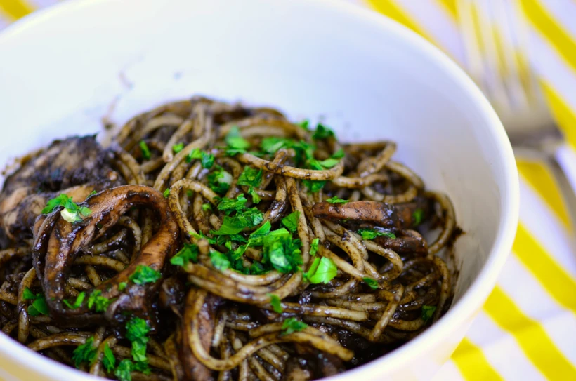 italyan mutfagi – spaghetti al nero di seppia – akitchenforfriends.wordpress.com