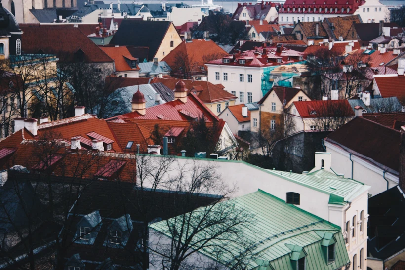 ruslan-valeev-599019-unsplash