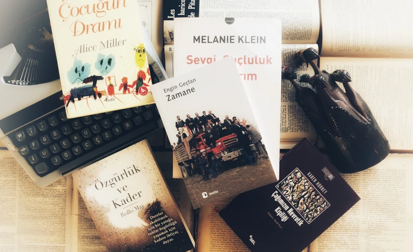 Psikoloji Kitapları: Freud'dan Blanchot'a Öneriler