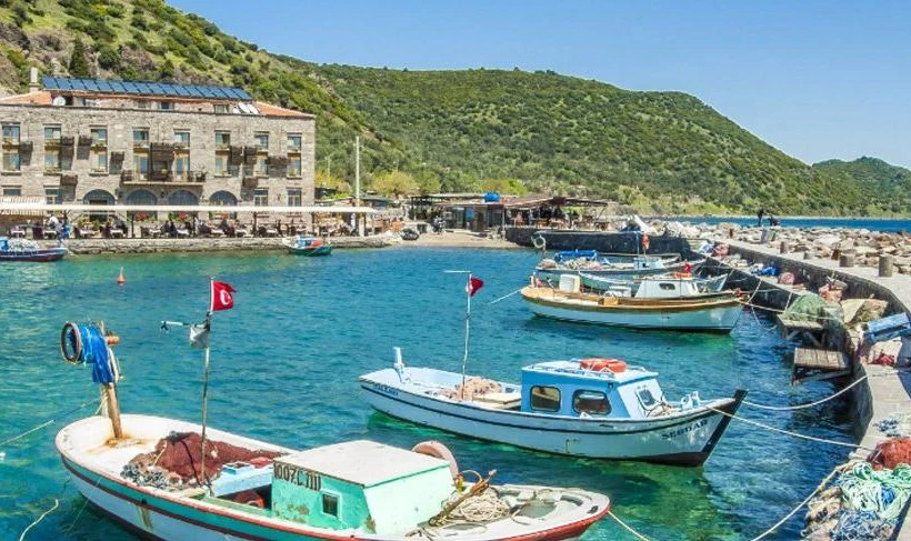 Assos - Behramkale: Zeytin Ağaçlarının Gölgesinde Bayram
