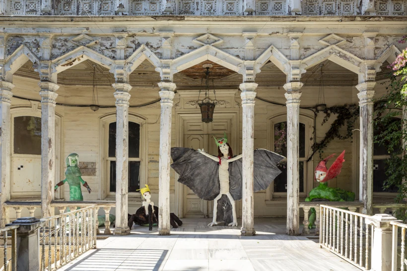 Monster Chetwynd, Hibrit Yaratıklar, 2019 | Fotoğraf: Sahir Uğur Eren