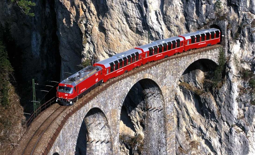 Bernina Ekspresi: İsviçre Alpleri'ne Yolculuk