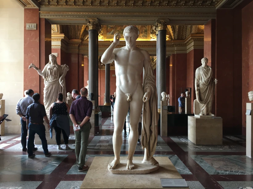 Louvre’u Gezmek: Dünya’nın En Büyük Müzesi