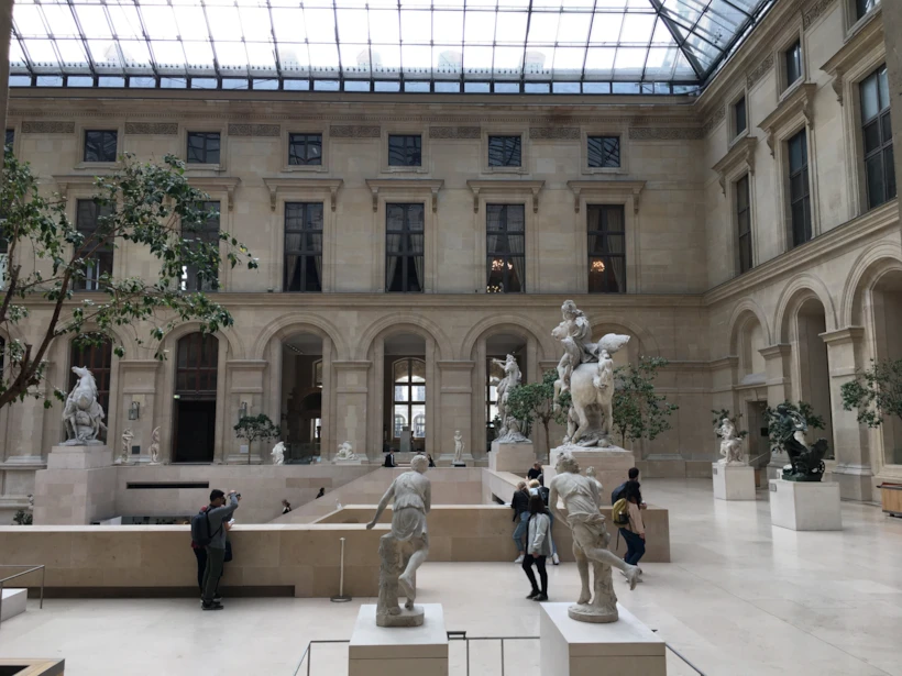 Louvre Müzesi