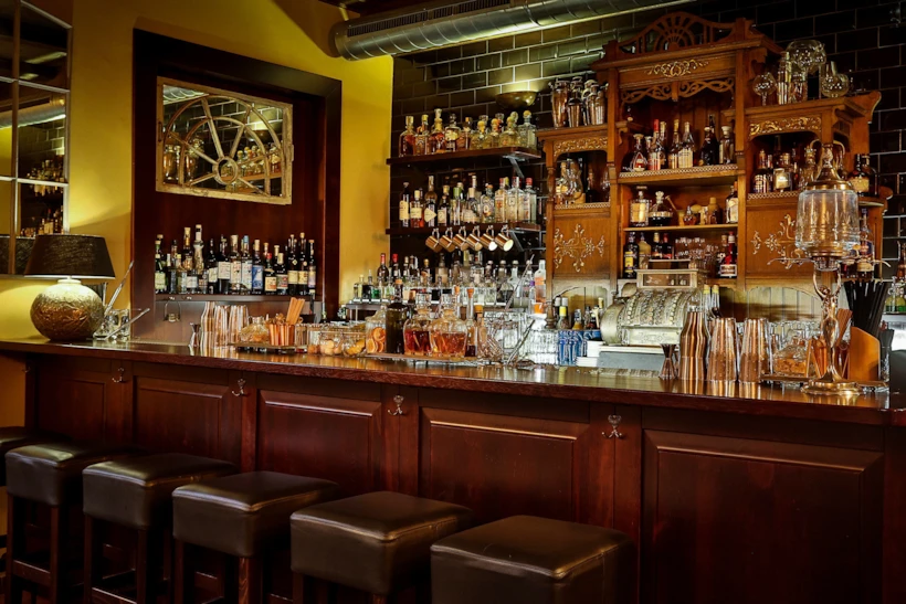 Hemingway Bar: Prag'da Kendine Has Kuralları Olan Bir Bar