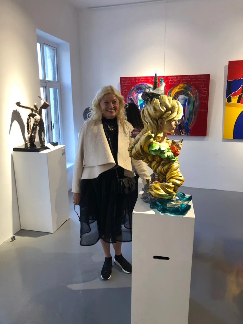 Eylül ayında Art Weeks Akaretler'de sergilenen İstanbul Heykeli ve yaratıcısı Maria Kılıçoğlu