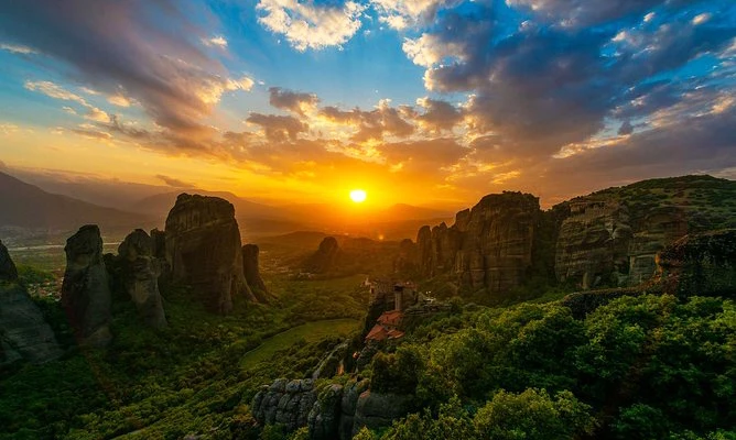 Meteora'da Gün Batımı
