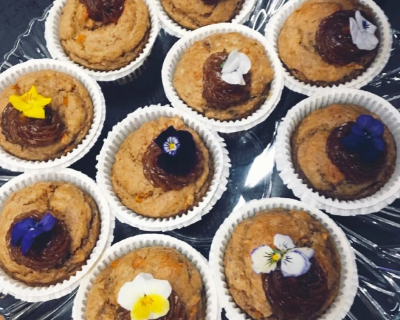 Vegan Karamel Soslu Havuçlu Tarçınlı Kek