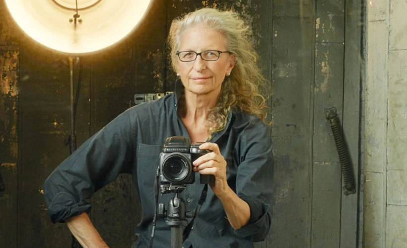 Annie Leibovitz: Çok Konuluşulan Fotoğrafların Yaratıcısı
