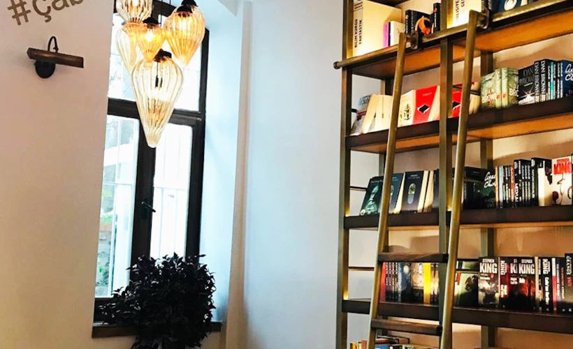 Hypatia İstanbul: Azra Kohen'in Akaretler'deki Huzurlu Mekanı