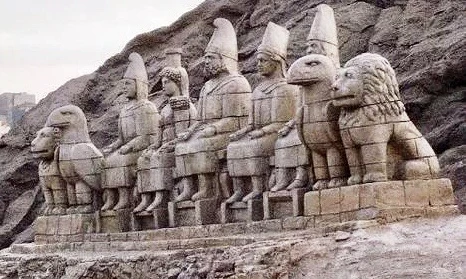 Nemrut Dağı Heykelleri 