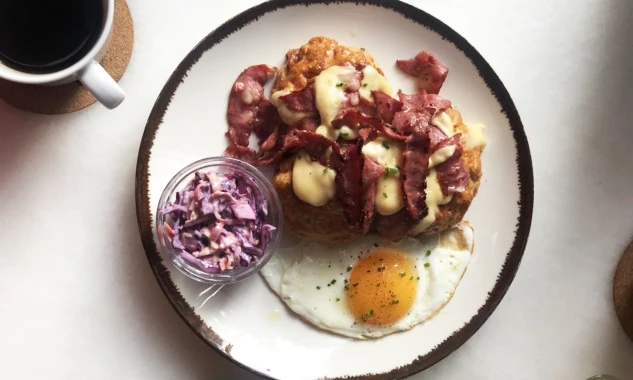 Cheddarlı Bisküvi ve Çıtır Dana Bacon