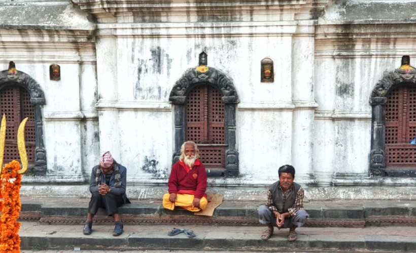 Bagmati Nehri: Nepal'de Bir Ölü Yakma Töreni Deneyimi