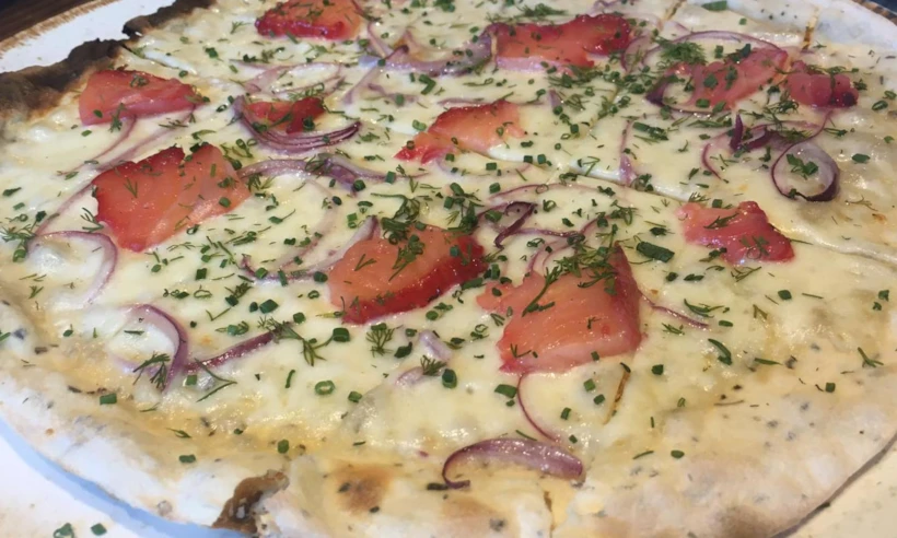 Somon Gravlaxli Tart Flambe