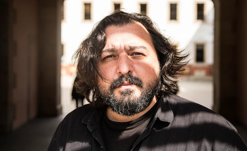 Hakan Günday: İçindekileri Dışa Vuran Yazar ve Eserleri