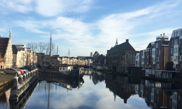 Leiden’da Güneşli Bir Cumartesi 