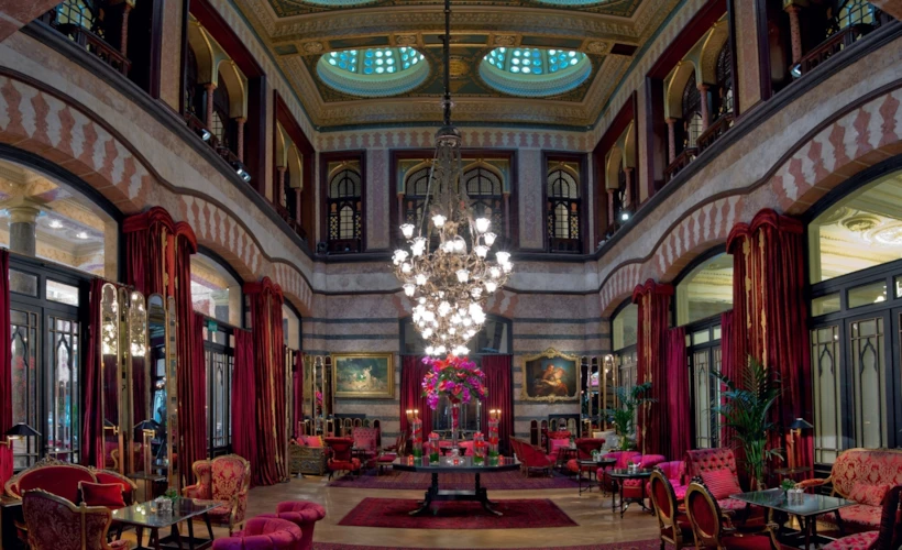İstanbul'un Art Nouveau Şaheserleri: Beyoğlu'ndan Büyükada'ya