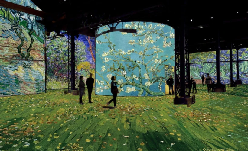TeamLab ve L'Atelier des Lumières: İki Dijital Sanat Müzesi