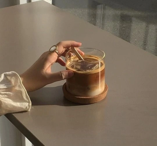 Dalgona Kahve: Köpüklü Bir Kore Kahvesi
