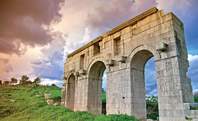 Patara Antik Kenti: Tarihi ve Arkeolojik Bir Hazine