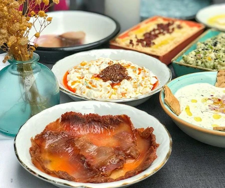 Müsaade Meyhane, Kadıköy: Özlenen Mezeler Kapıda!