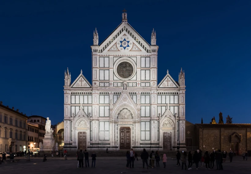microscape-luca-petrucci-lighting-the-facade-of-the-santa-croce-basilica