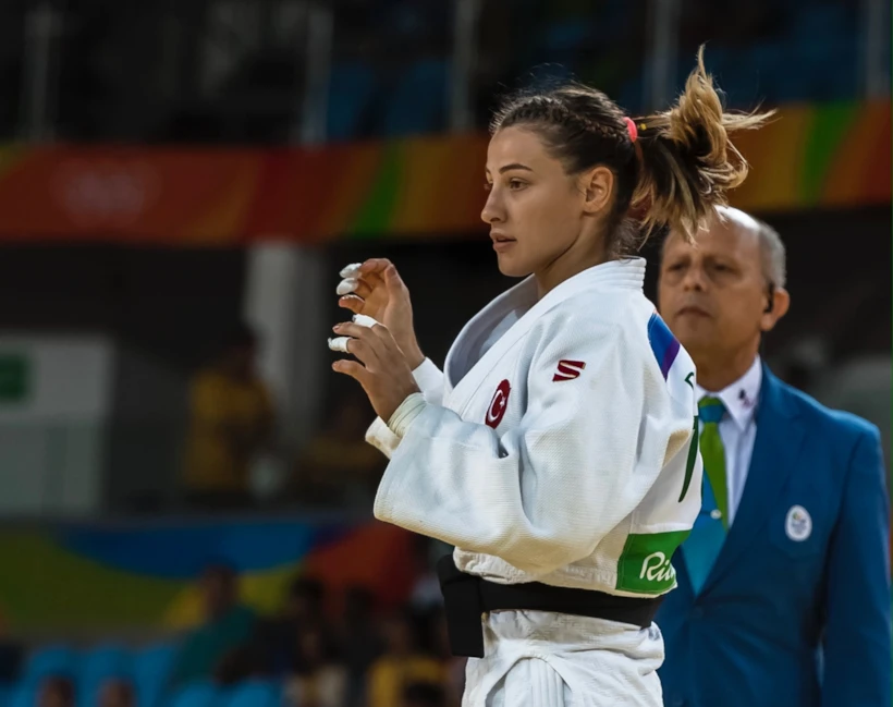  Büşra Katipoğlu 