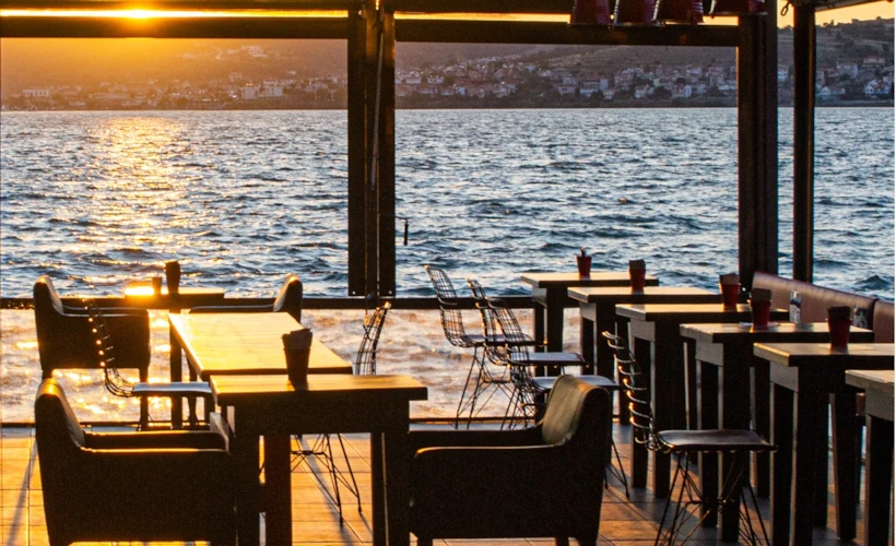 Leyla Gastro Pub: Ayvalık’ta Gizli Kalmış Bir Vaha