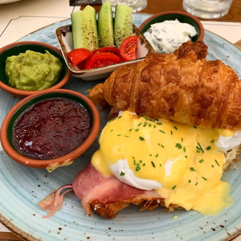 Eggs Benedict Bacon 