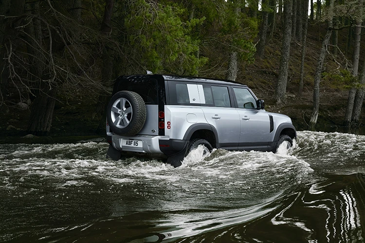 Yeni Land Rover Defender