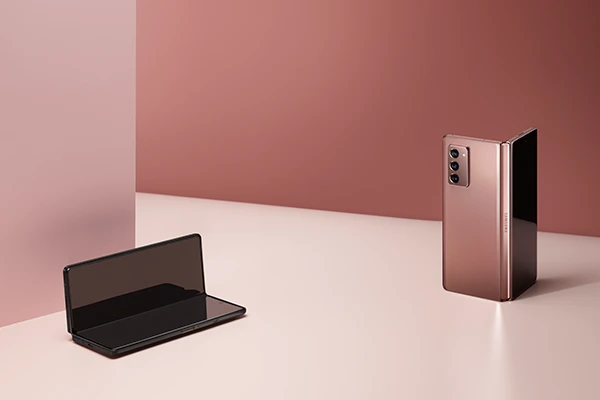 Karşınızda Galaxy Z Fold2: Geleceği Yeniden Şekillendirin!