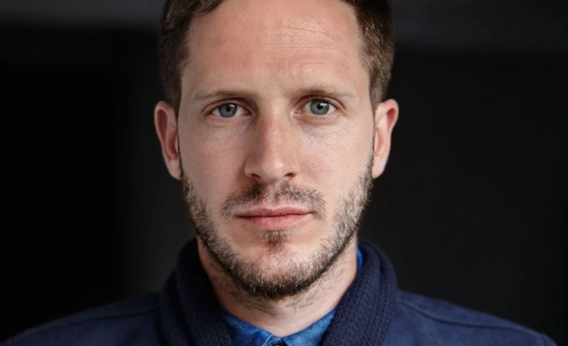 Daniel Popper: Festivallerin Büyüsünün Ardındaki Sanatçı