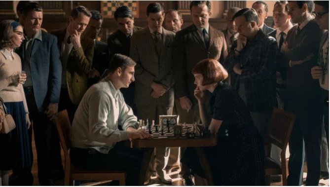 The Queen's Gambit: Satranç ve Bağımlılık Üzerine Bir Dizi
