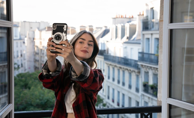 Emily in Paris: Paris'te Bir Amerikalının Hikayesi