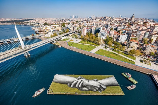 SAYPE ve Beyond Walls Projesi: Kenetlenen Eller İstanbul'da
