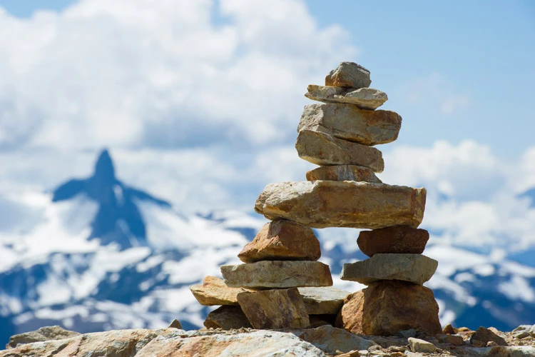 Inukshuk: Arktik Dönemin Anlamı Derin, Yükü Ağır Yapısı