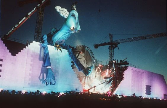 The Wall Live, Berlin