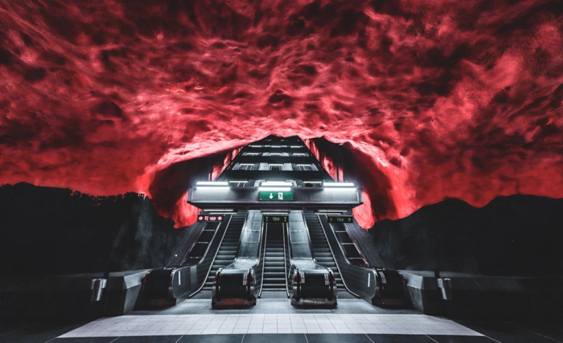 Stockholm Metro İstasyonları: Yer Altında Sanat