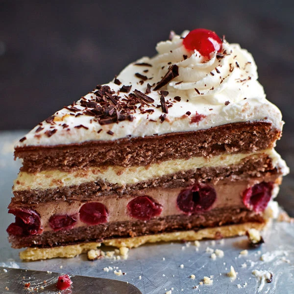 73202-schwarzwaelder-kirschtorte