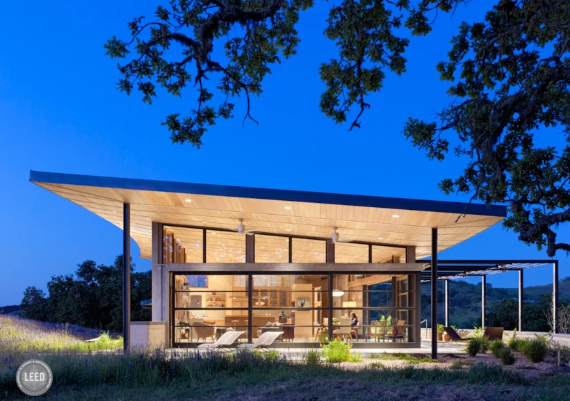 caterpillar_house15