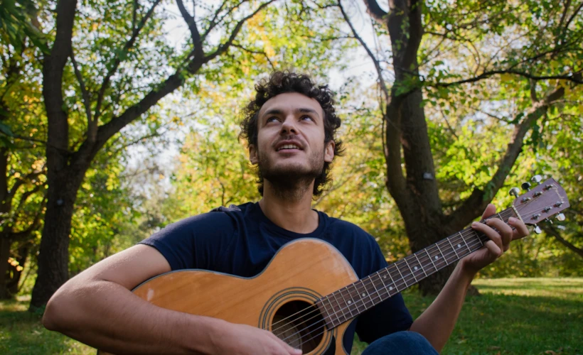 Alper Tuzcu ve Müziğiyle Köklere Yolculuk: Raíz