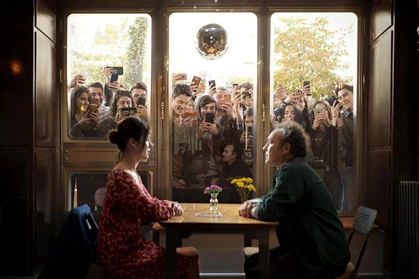 Azizler: Yalnızlıklar İçinde Bir Arayış Filmi
