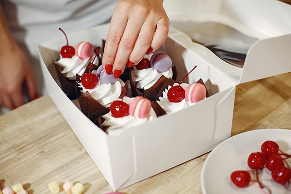 İstanbul'da Patisserie Keşifleri: Bir Kutu Dolusu Mutluluk